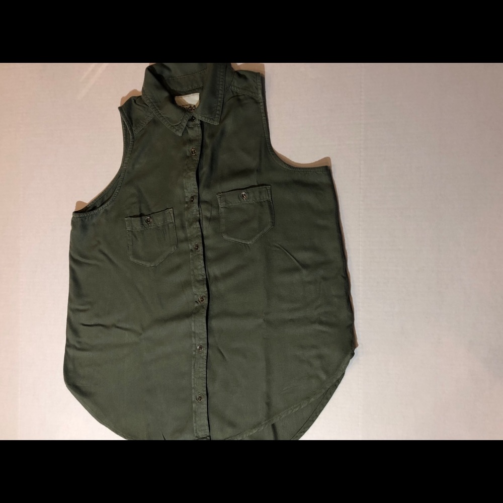 Mudd Olive Green Sleeveless top Small